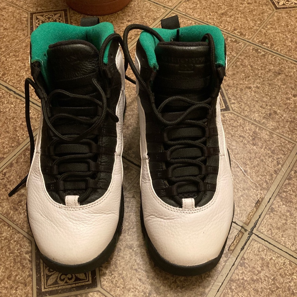 Men’s Jordan size 9